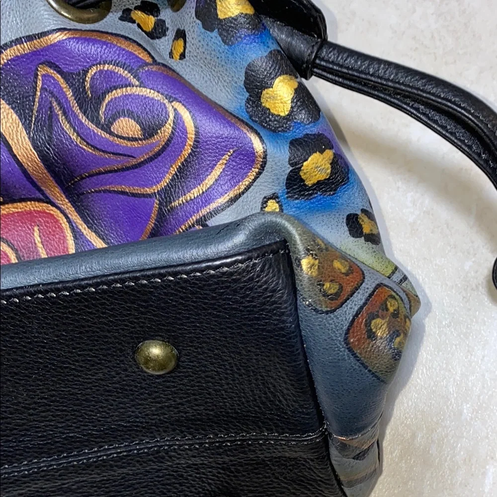 AnuschkaStylish Tote Bag with Durable Material and Spacious Design - Picture 7 of 11